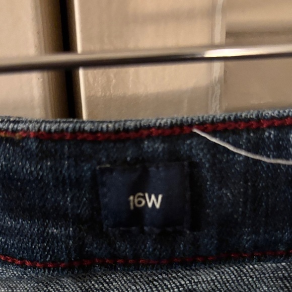 Lucky Brand Emma Straight Plus Size Jeans with Altered Waist. - Picture 3 of 10